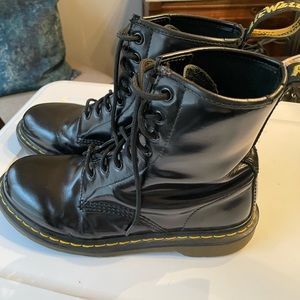 Black leather Dr Martens size 8
